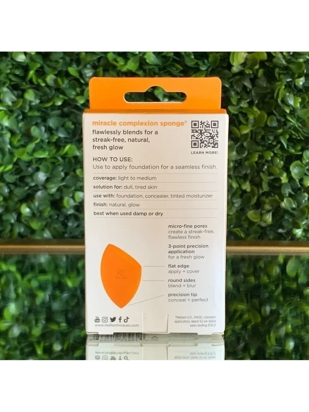 Real Techniques Miracle Complexion Sponge Makeup Blender | NEW